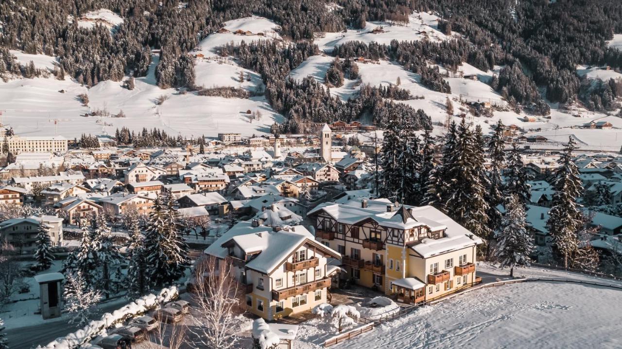 Hotel Villa Waldheim San Candido Exterior foto