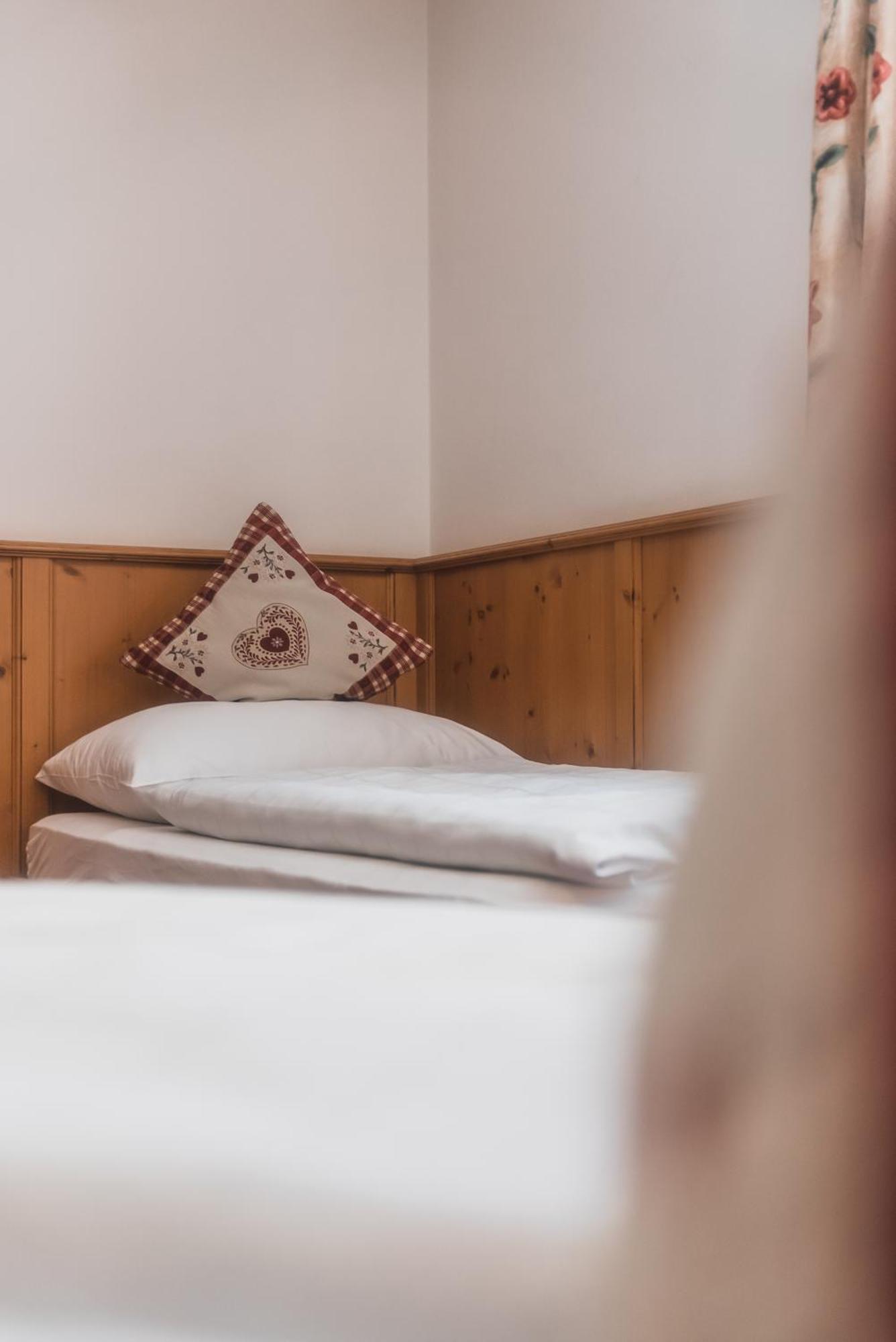 Hotel Villa Waldheim San Candido Habitación foto