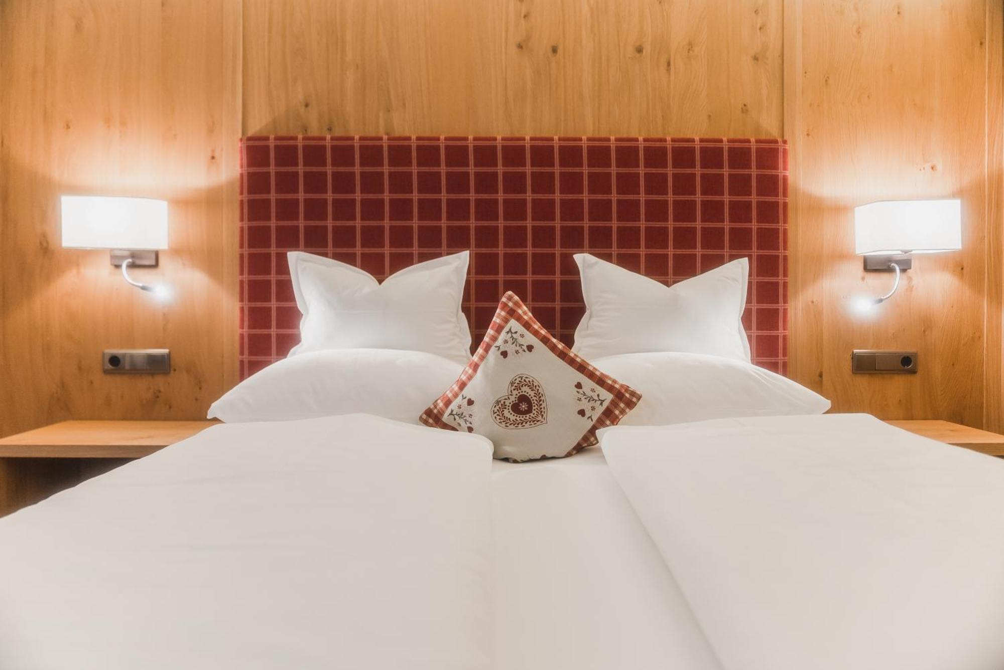 Hotel Villa Waldheim San Candido Exterior foto