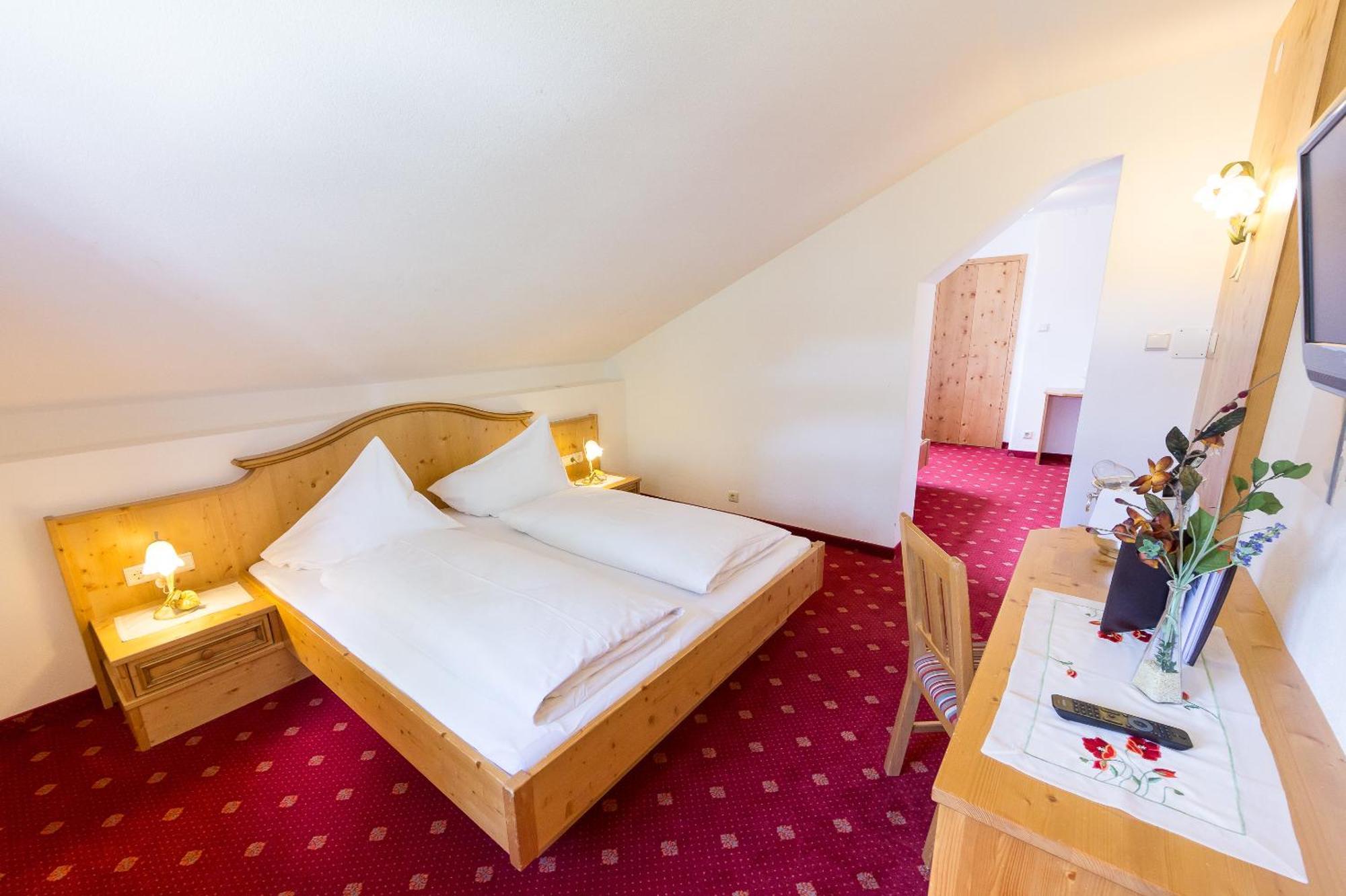 Hotel Villa Waldheim San Candido Habitación foto